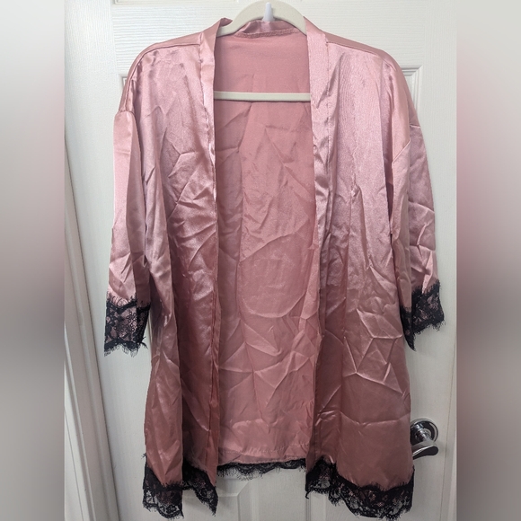 Pink Lace Trim Robe - Picture 2 of 4
